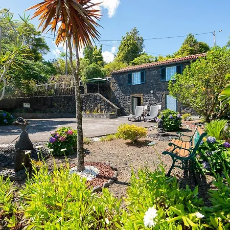 Casa De Basalto * לאז'ס דו פיקו